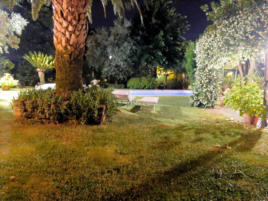 1689-Villa di ampia superficie divisa in due appartamenti con annessi giardino e piscina-Pistoia-3 Agenzia Immobiliare ASIP