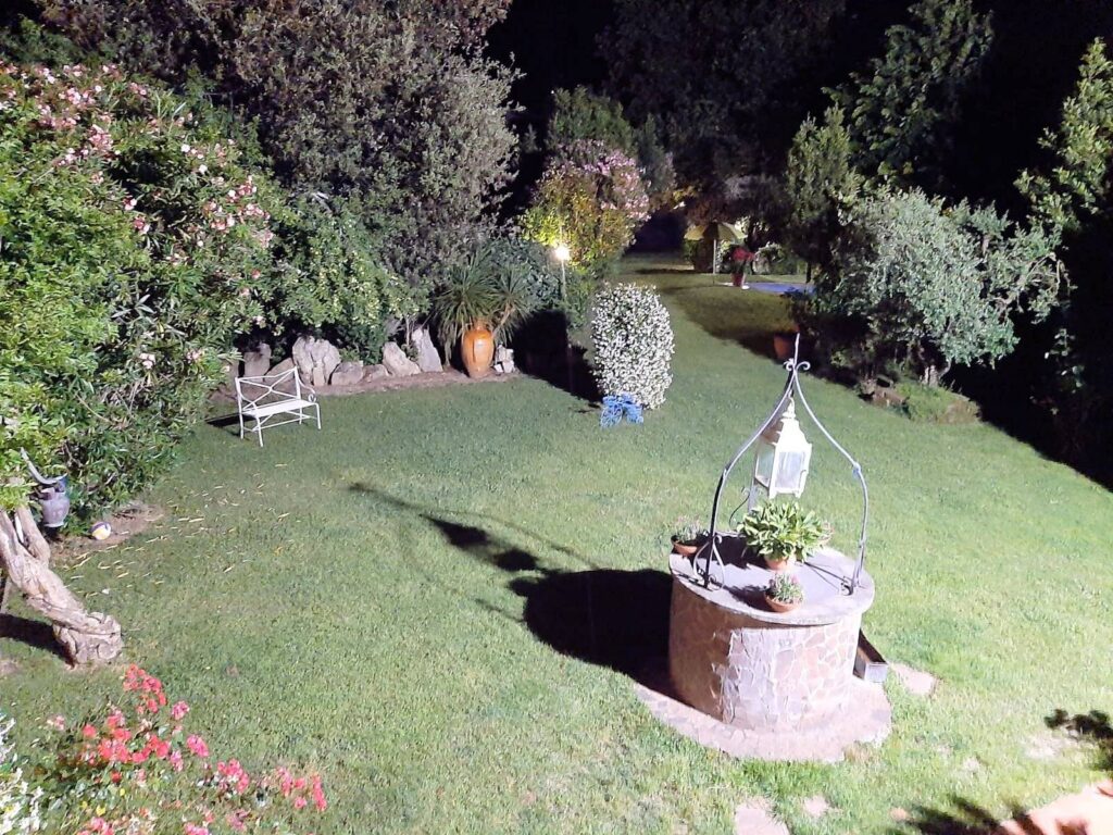 1689-Villa di ampia superficie divisa in due appartamenti con annessi giardino e piscina-Pistoia-11 Agenzia Immobiliare ASIP