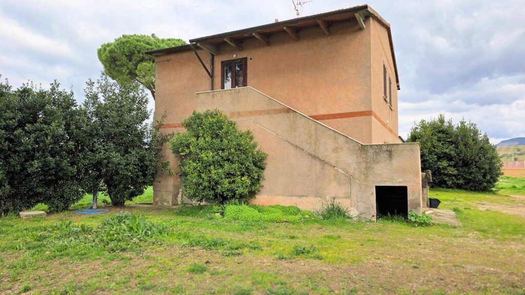 1613-Rustico di ampia superficie da ristrutturare con terreno-Roccastrada-3 Agenzia Immobiliare ASIP