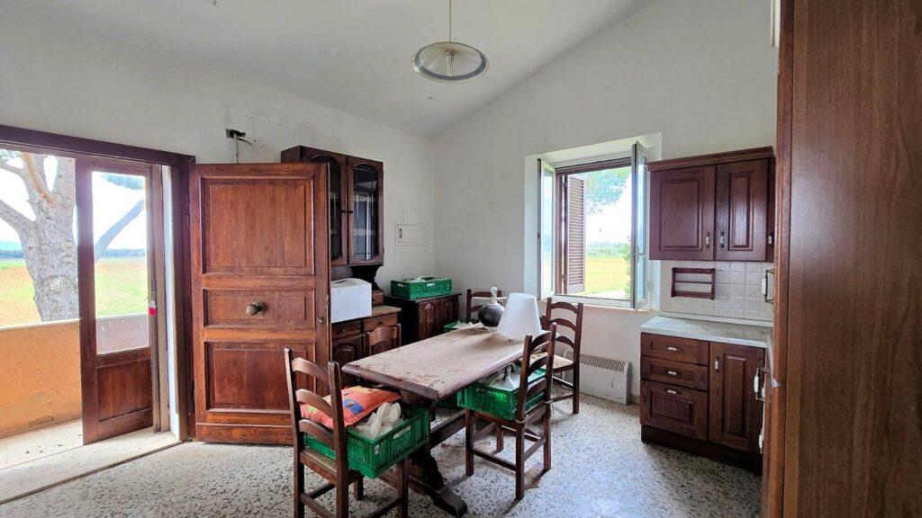 1613-Rustico di ampia superficie da ristrutturare con terreno-Roccastrada-16 Agenzia Immobiliare ASIP