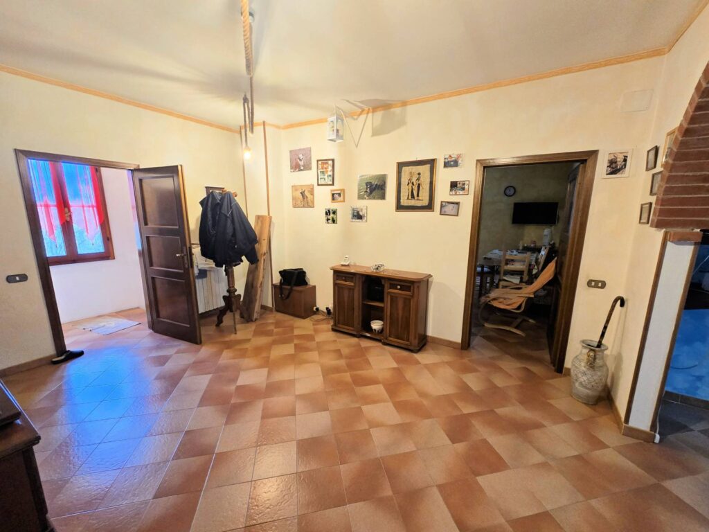 1690-Casale con annessi ampio terreno e vista panoramica-Fucecchio-24 Agenzia Immobiliare ASIP