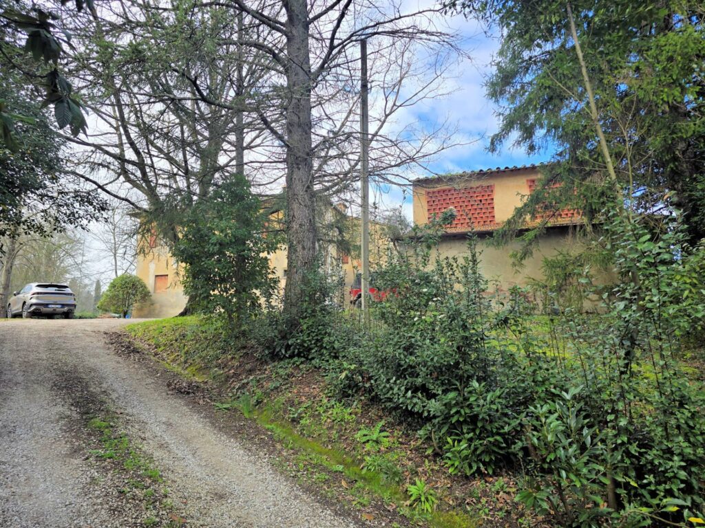 1690-Casale con annessi ampio terreno e vista panoramica-Fucecchio-12 Agenzia Immobiliare ASIP