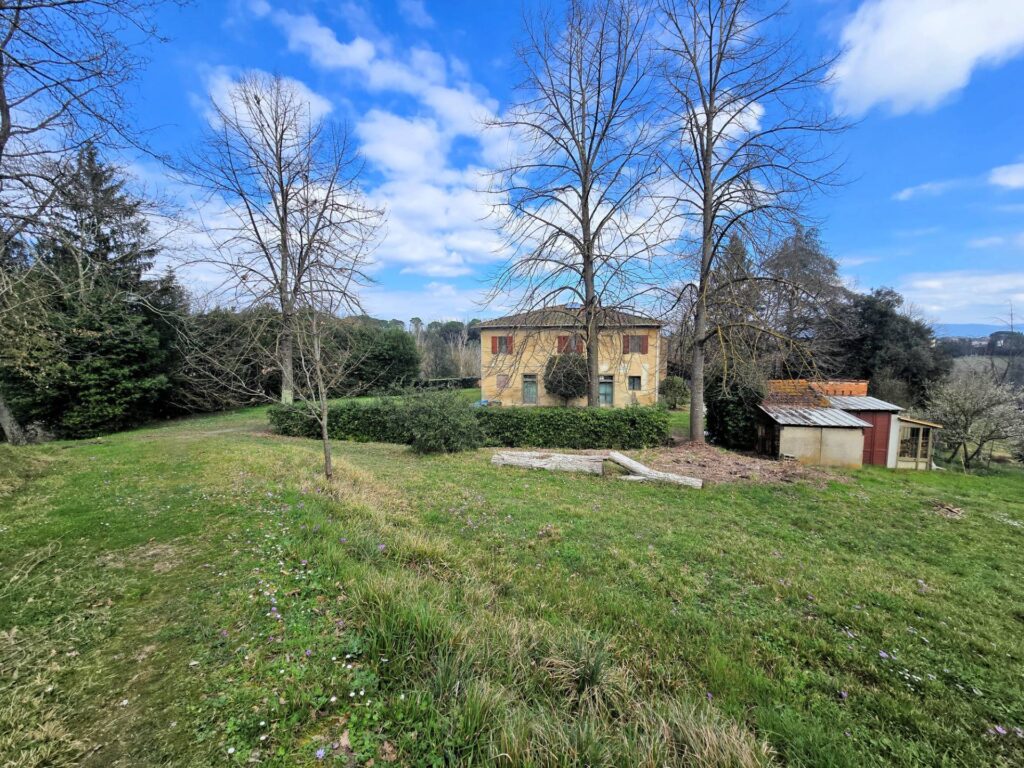 1690-Casale con annessi ampio terreno e vista panoramica-Fucecchio-4 Agenzia Immobiliare ASIP