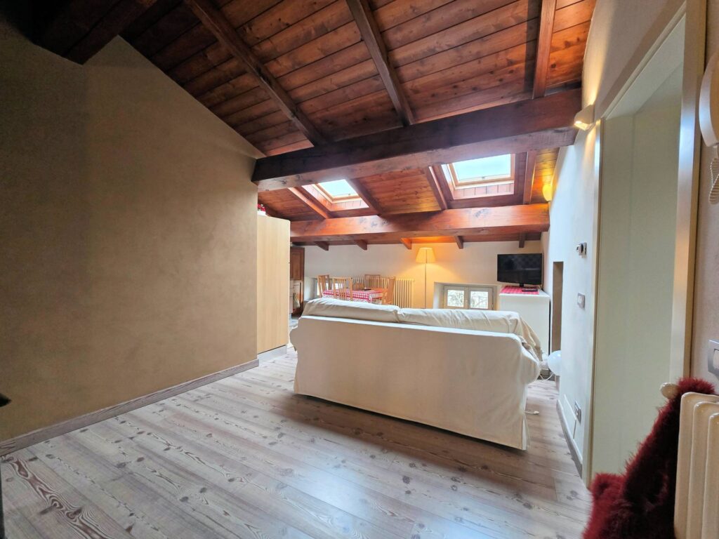 1614-Mansarda ristrutturata nel centro del paese-Abetone Cutigliano-4 Agenzia Immobiliare ASIP