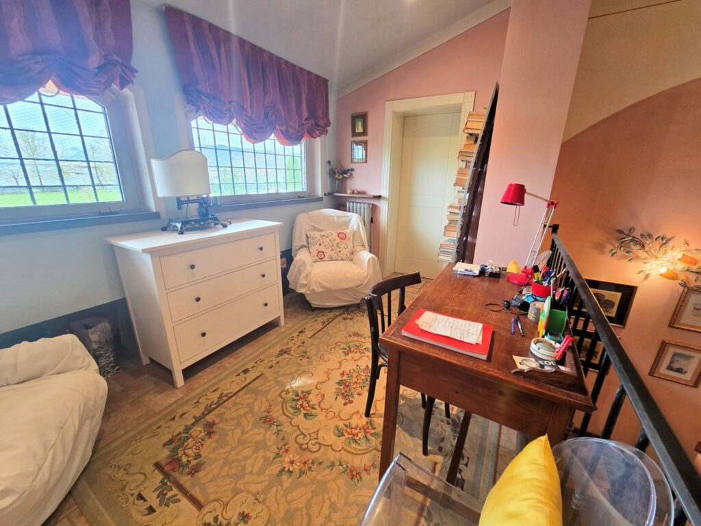 1692-Ampia porzione di villetta bifamiliare con giardino-Massa e Cozzile-19 Agenzia Immobiliare ASIP