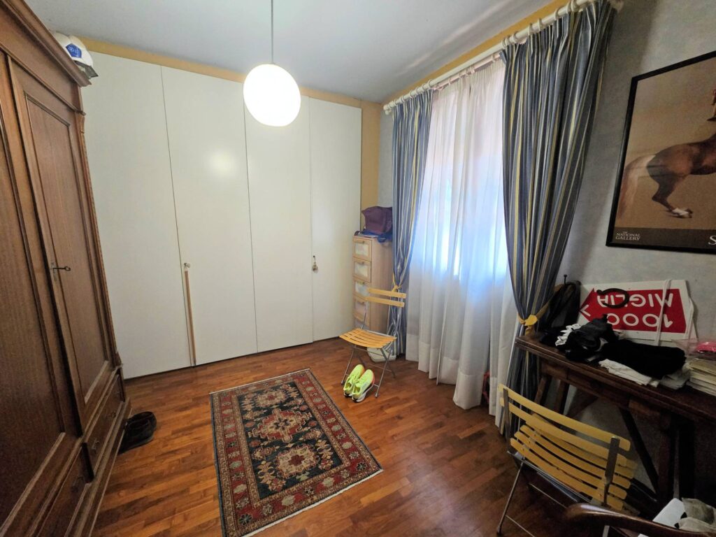 1692-Ampia porzione di villetta bifamiliare con giardino-Massa e Cozzile-22 Agenzia Immobiliare ASIP