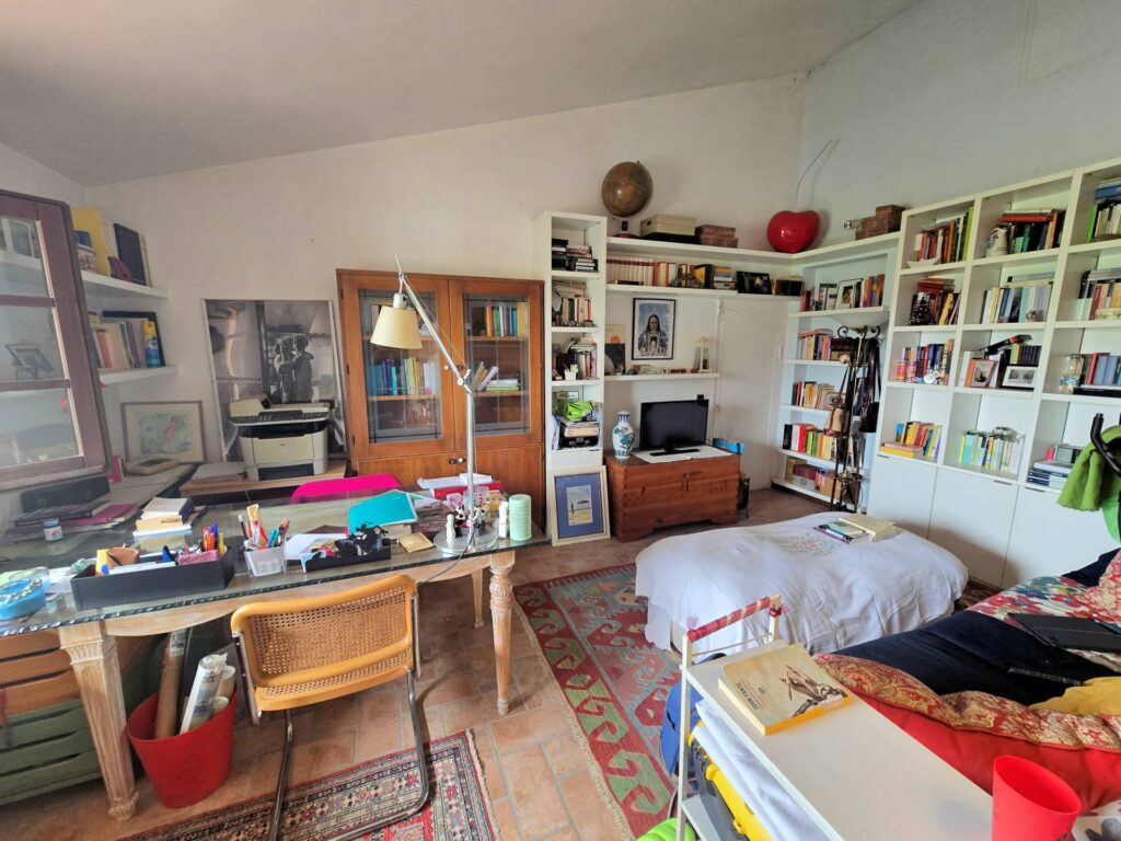 1692-Ampia porzione di villetta bifamiliare con giardino-Massa e Cozzile-27 Agenzia Immobiliare ASIP