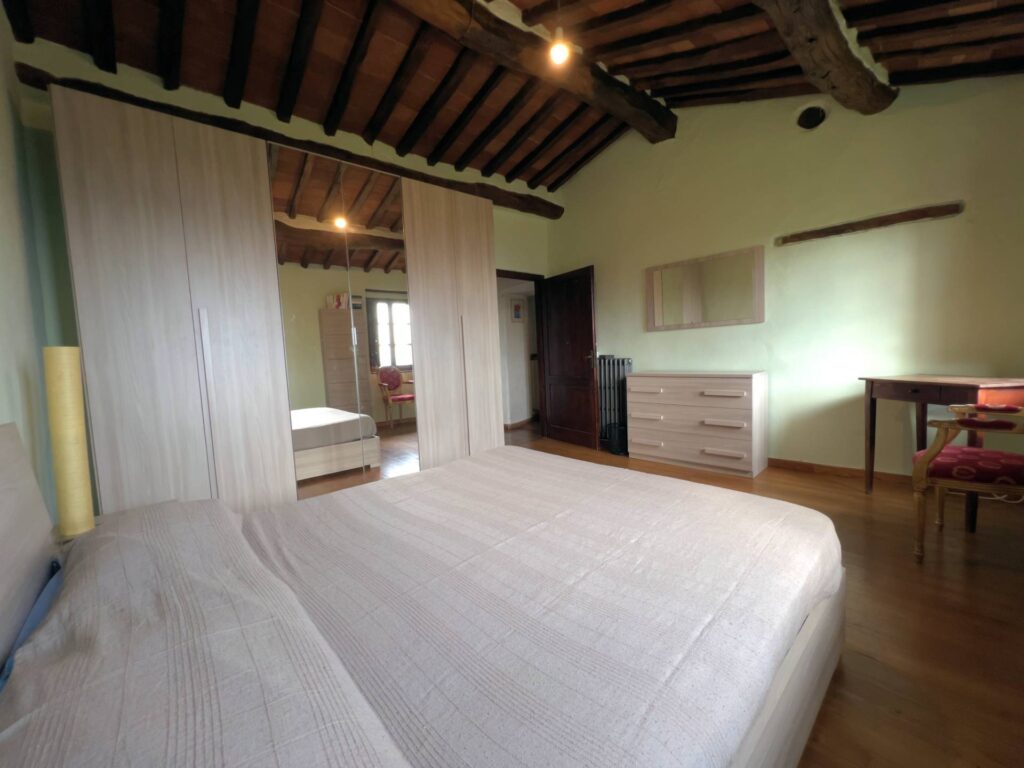 1693-Casa colonica di ampia superficie in posizione dominante con vista panoramica-Massa e Cozzile-19 Agenzia Immobiliare ASIP