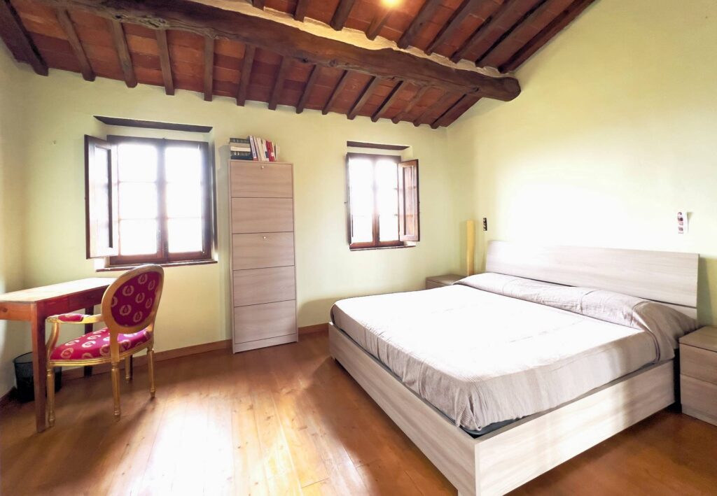 1693-Casa colonica di ampia superficie in posizione dominante con vista panoramica-Massa e Cozzile-24 Agenzia Immobiliare ASIP