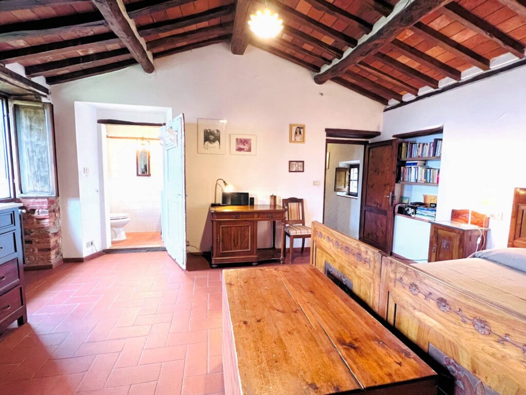 1693-Casa colonica di ampia superficie in posizione dominante con vista panoramica-Massa e Cozzile-31 Agenzia Immobiliare ASIP