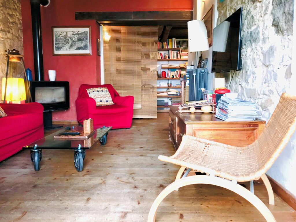 1693-Casa colonica di ampia superficie in posizione dominante con vista panoramica-Massa e Cozzile-15 Agenzia Immobiliare ASIP