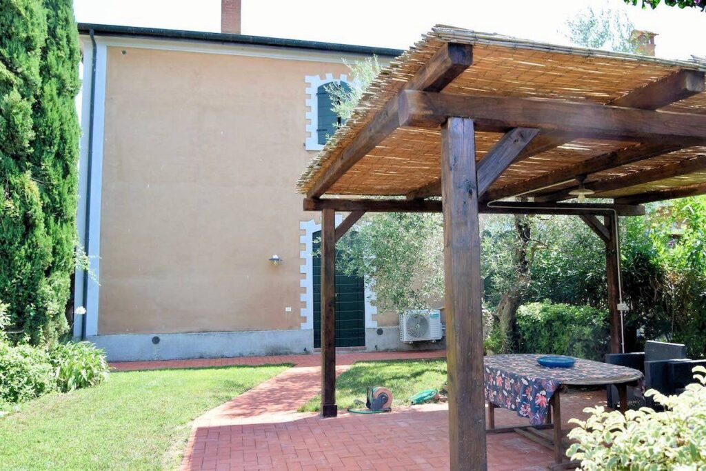 1695-Appartamento al piano terra libero su tre lati con giardino privato in complesso residenziale di alto livello con parco e due piscine condominiali-San Vincenzo-8 Agenzia Immobiliare ASIP