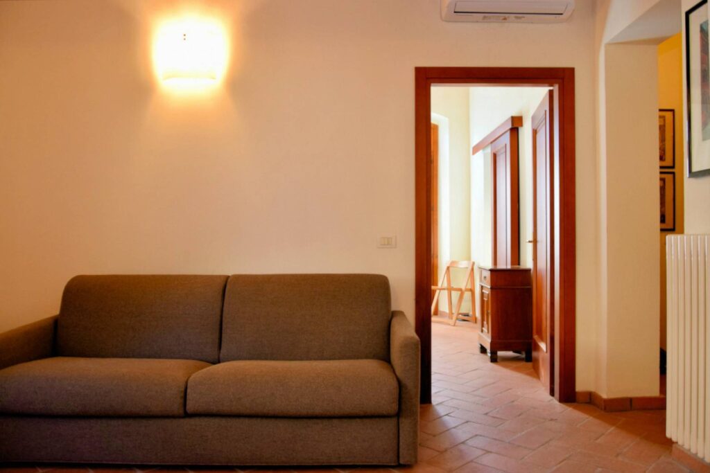 1695-Appartamento al piano terra libero su tre lati con giardino privato in complesso residenziale di alto livello con parco e due piscine condominiali-San Vincenzo-15 Agenzia Immobiliare ASIP