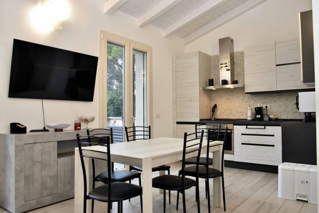 1696-Appartamento al piano primo angolare con giardino privato in complesso residenziale di recente costruzione a 150 metri dal mare-San Vincenzo-5 Agenzia Immobiliare ASIP