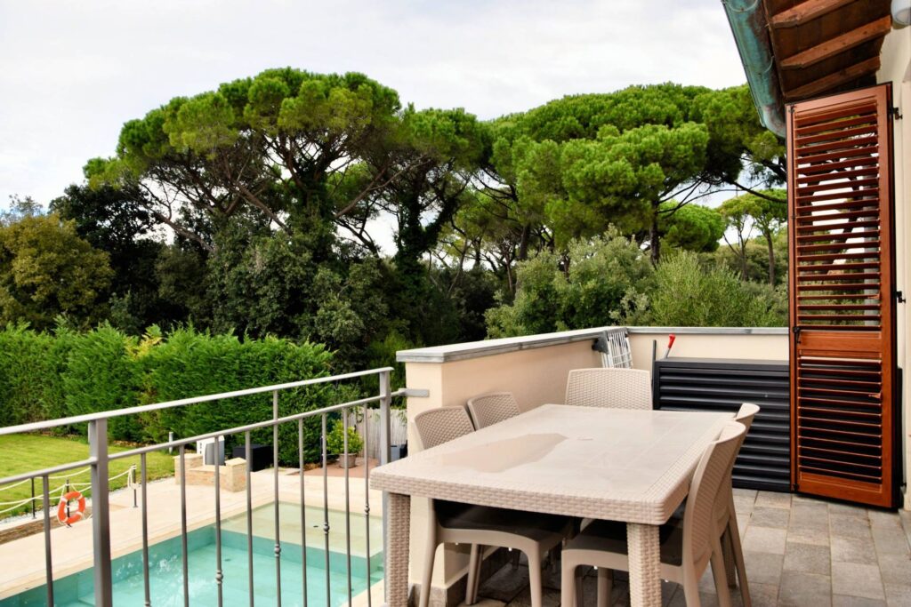 1696-Appartamento al piano primo angolare con giardino privato in complesso residenziale di recente costruzione a 150 metri dal mare-San Vincenzo-3 Agenzia Immobiliare ASIP