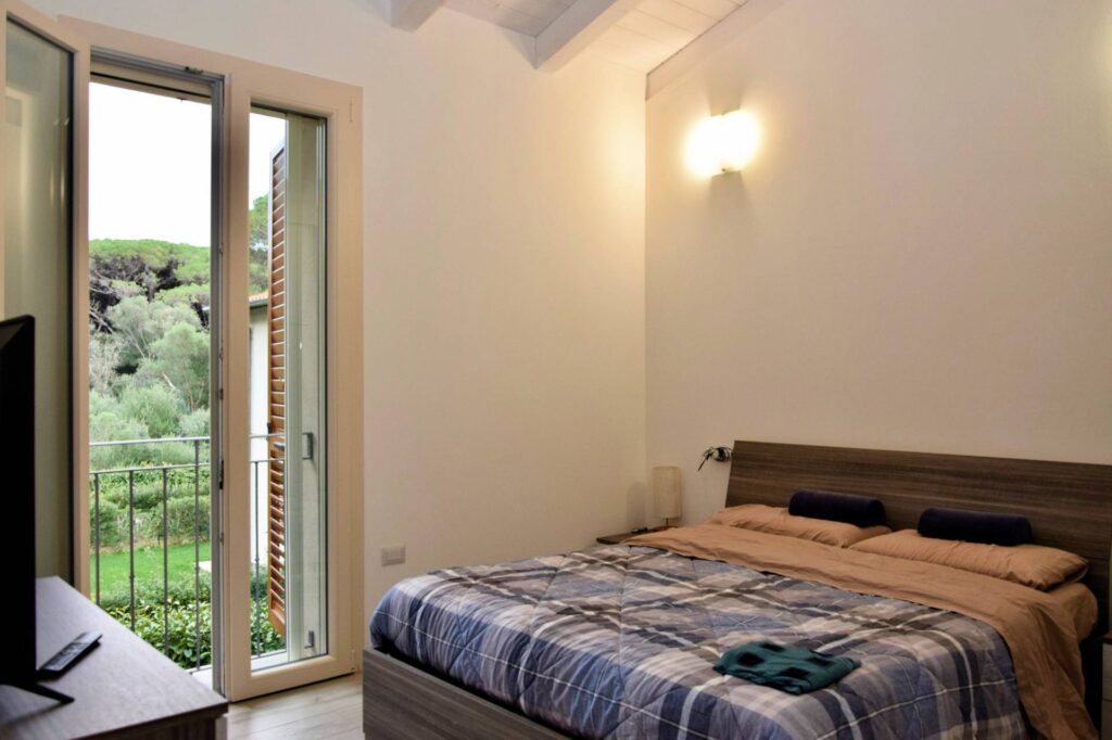 1696-Appartamento al piano primo angolare con giardino privato in complesso residenziale di recente costruzione a 150 metri dal mare-San Vincenzo-8 Agenzia Immobiliare ASIP