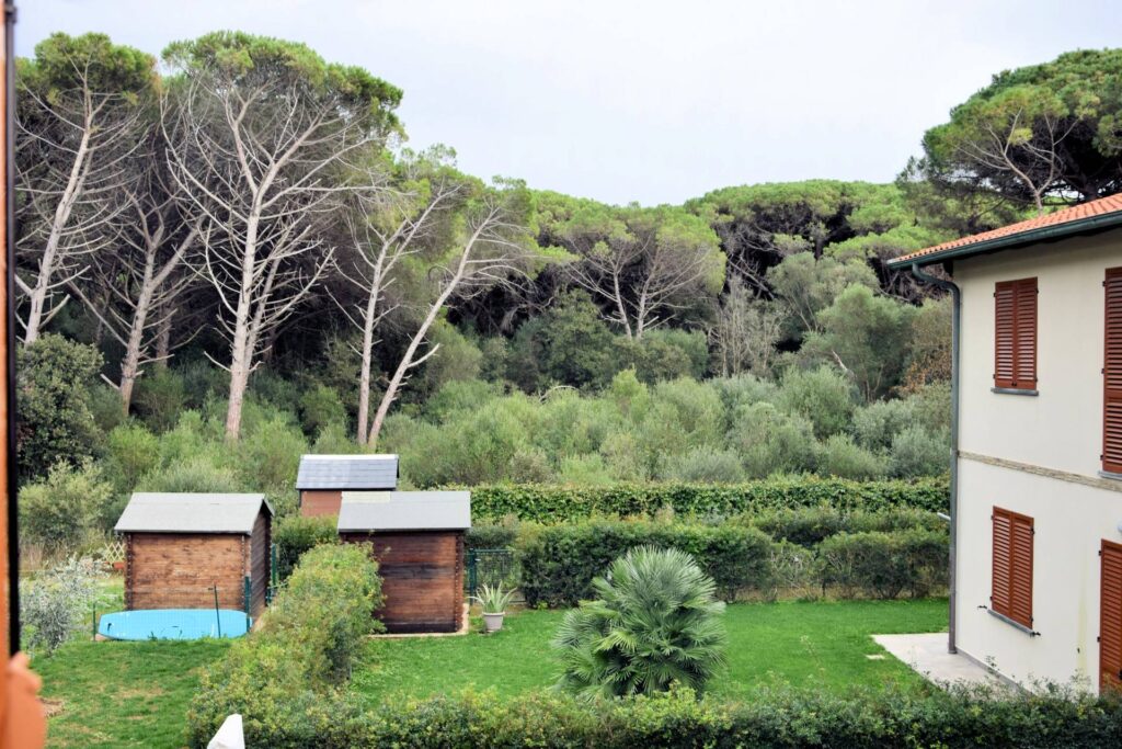 1696-Appartamento al piano primo angolare con giardino privato in complesso residenziale di recente costruzione a 150 metri dal mare-San Vincenzo-4 Agenzia Immobiliare ASIP