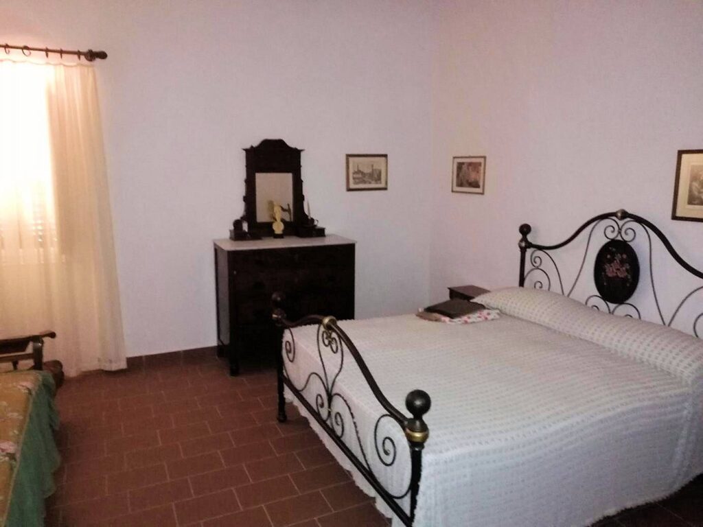 1698-Complesso immbiliare di ampia superficie con villa d'epoca dependance e ampio parco in posizione collinare-Montecatini Val di Cecina-16 Agenzia Immobiliare ASIP