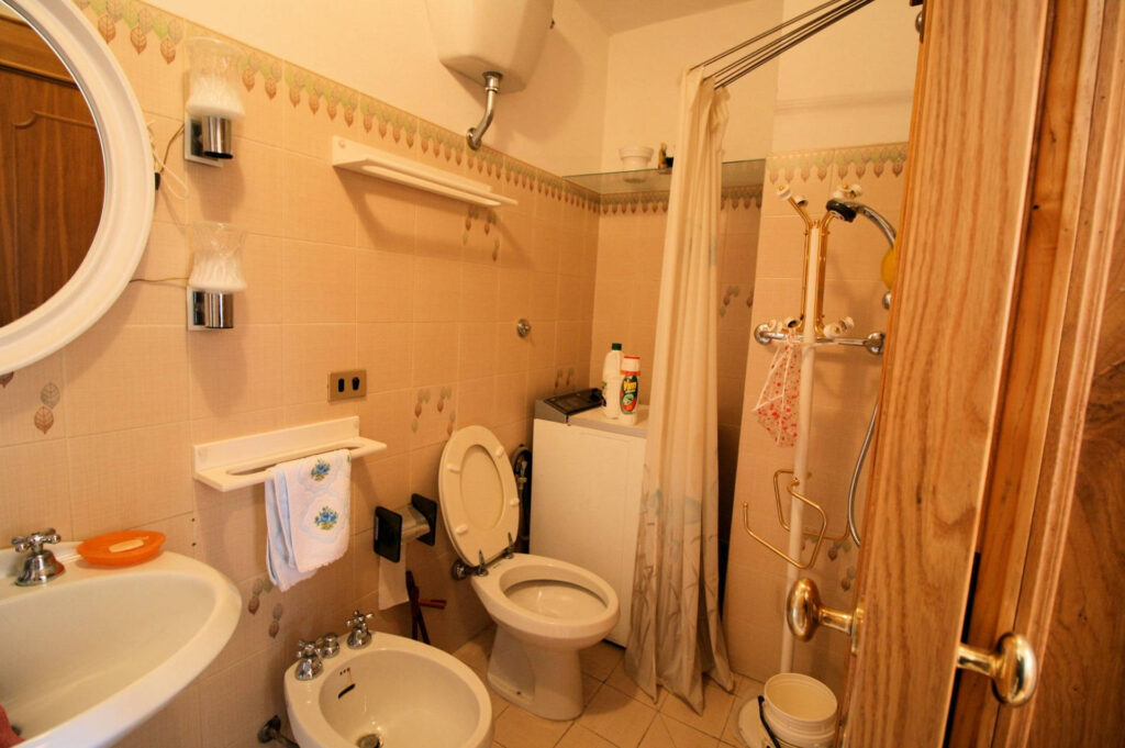 973-Appartamento al piano secondo con cantina e garage-San Marcello Piteglio-20 Agenzia Immobiliare ASIP