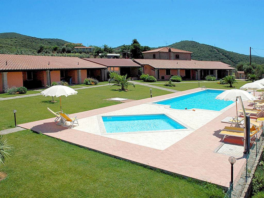 1049-Struttura agrituristica ben avviata con piscine-Scarlino-2 Agenzia Immobiliare ASIP