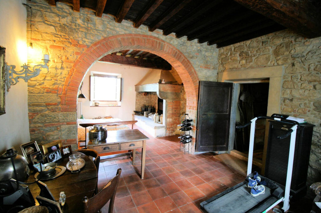 1030-Antico casale ristrutturato con vista panoramica-Figline e Incisa Valdarno-10 Agenzia Immobiliare ASIP