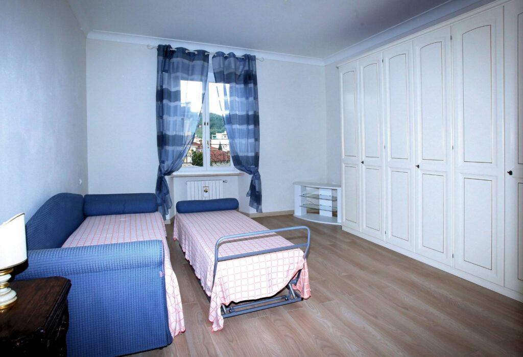 1075-Appartamento signorile di ampia superficie-Montecatini-Terme-9 Agenzia Immobiliare ASIP