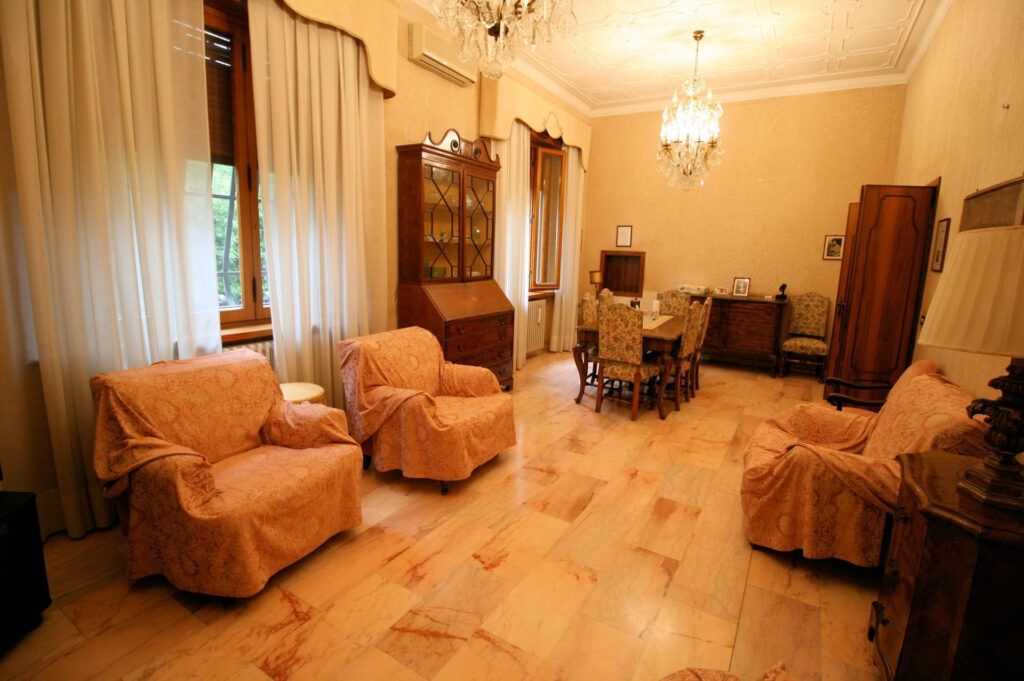 1119-Villa di ampia superficie in zona residenziale-Montecatini-Terme-2 Agenzia Immobiliare ASIP