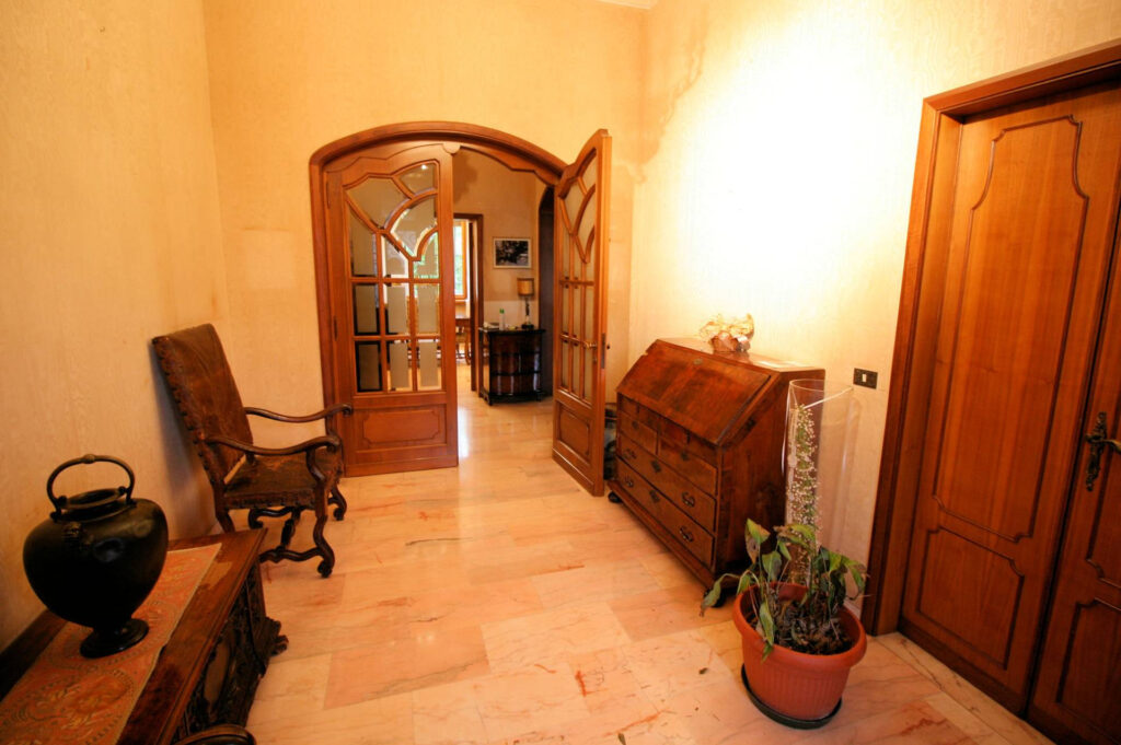 1119-Villa di ampia superficie in zona residenziale-Montecatini-Terme-6 Agenzia Immobiliare ASIP