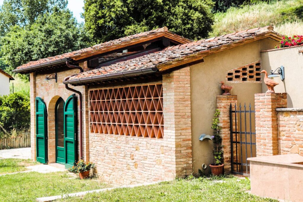 1337-Azienda agricola composta da diversi fabbricati e  ampio terreno seminativo e in parte a vigneto-San Miniato-11 Agenzia Immobiliare ASIP