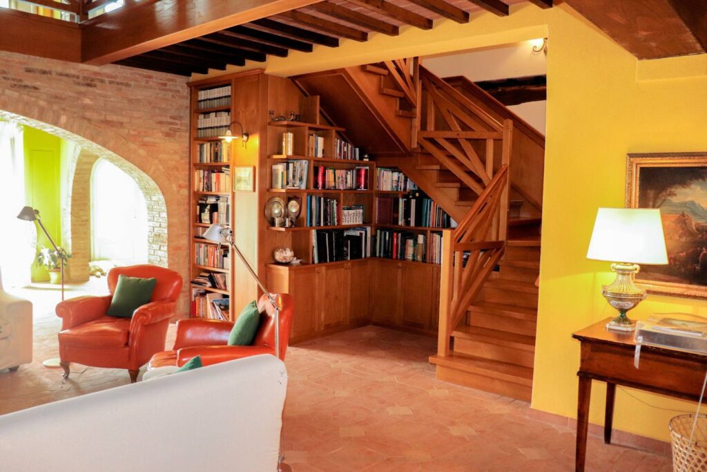 1337-Azienda agricola composta da diversi fabbricati e  ampio terreno seminativo e in parte a vigneto-San Miniato-15 Agenzia Immobiliare ASIP