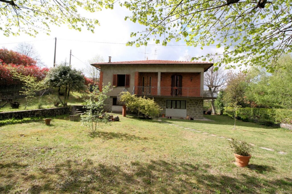 1060-Villa singola con ampio giardino e vista panoramica-Marliana-1 Agenzia Immobiliare ASIP