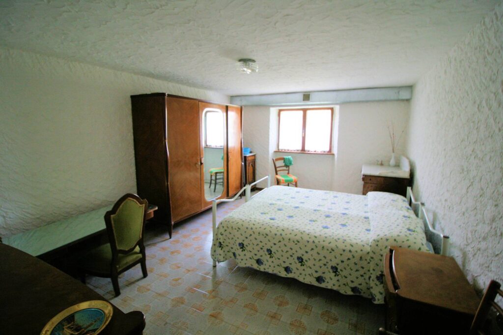 1060-Villa singola con ampio giardino e vista panoramica-Marliana-18 Agenzia Immobiliare ASIP