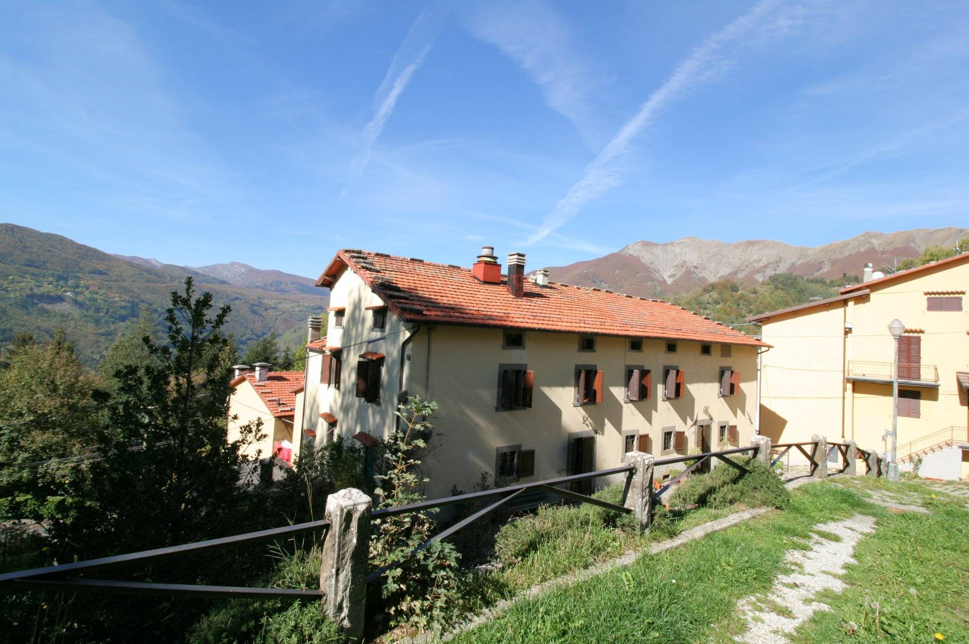 1005-Bel terratetto ex turistico ricettivo con ampio giardino-Abetone Cutigliano-1 Agenzia Immobiliare ASIP