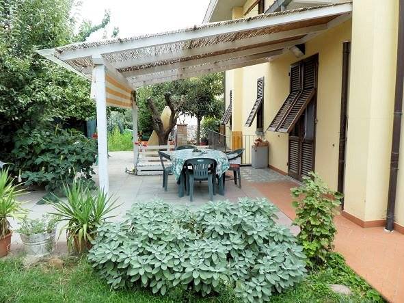 959-villa di ampia superficie con giardino-Loro Ciuffenna-3 Agenzia Immobiliare ASIP