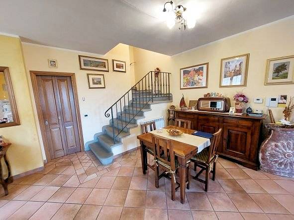 959-villa di ampia superficie con giardino-Loro Ciuffenna-6 Agenzia Immobiliare ASIP