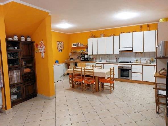 959-villa di ampia superficie con giardino-Loro Ciuffenna-7 Agenzia Immobiliare ASIP