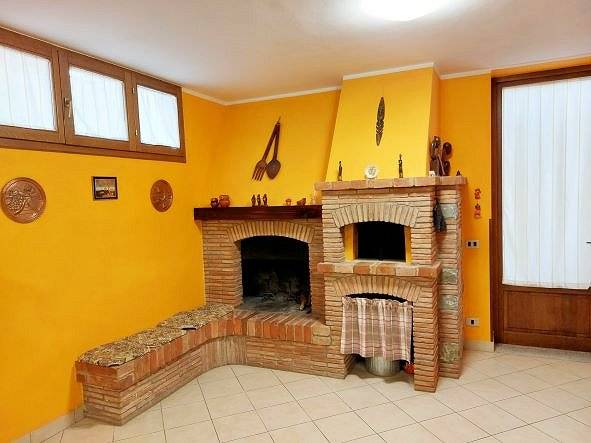 959-villa di ampia superficie con giardino-Loro Ciuffenna-8 Agenzia Immobiliare ASIP