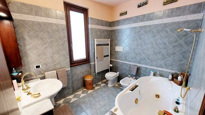 959-villa di ampia superficie con giardino-Loro Ciuffenna-18 Agenzia Immobiliare ASIP