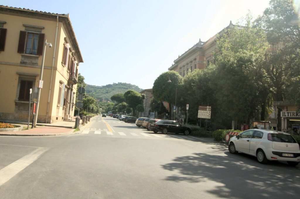 1059-Palazzina composta da tre appartamenti un fondo commerciale e un ufficio tutti locati-Montecatini-Terme-9 Agenzia Immobiliare ASIP