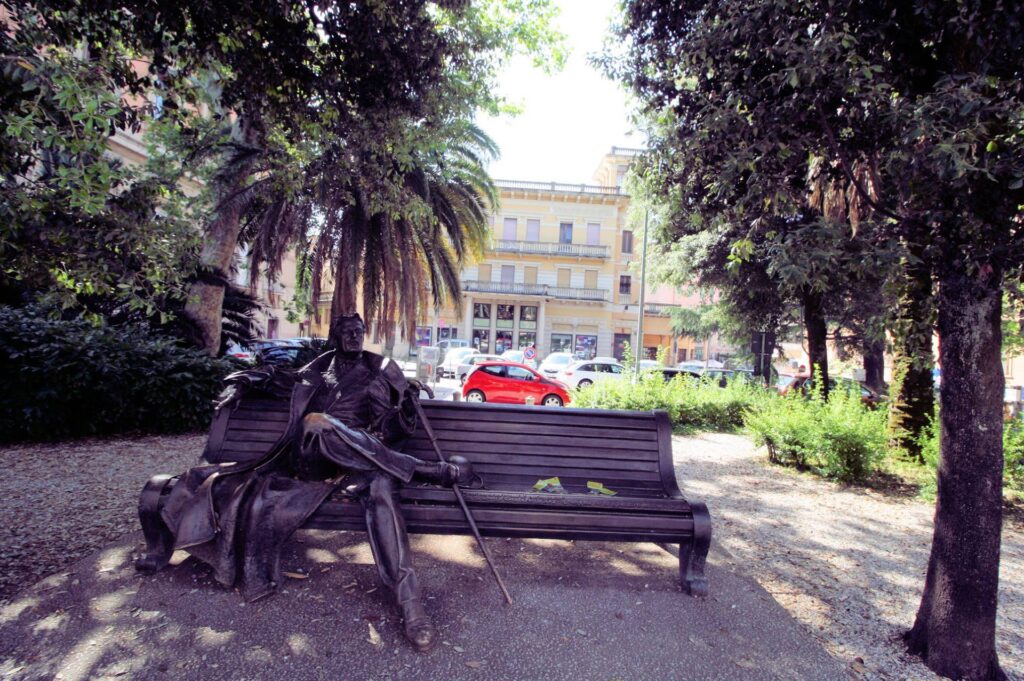 1059-Palazzina composta da tre appartamenti un fondo commerciale e un ufficio tutti locati-Montecatini-Terme-3 Agenzia Immobiliare ASIP