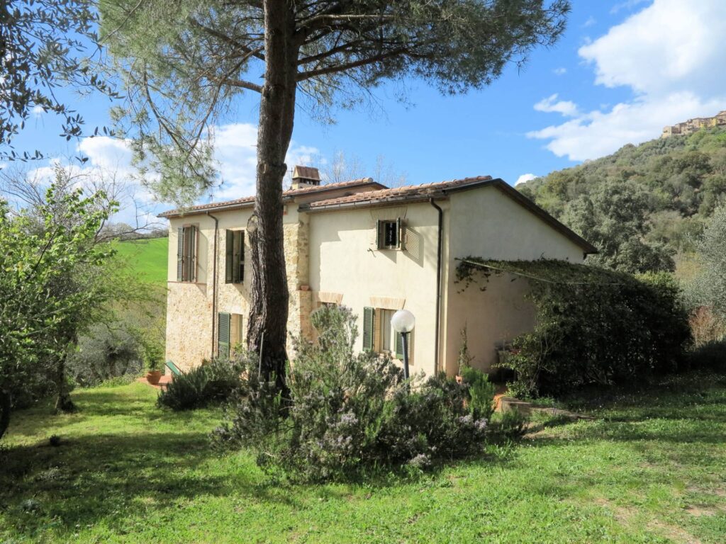 1417-Bel casale ristrutturato in posizione panoramica con ampio terreno-Civitella Paganico-1 Agenzia Immobiliare ASIP