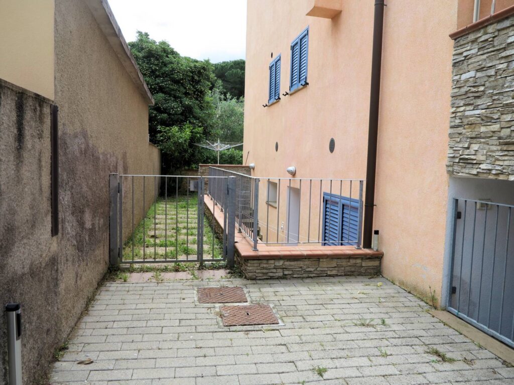 1062-Villetta angolare in trifamiliare a pochi metri dal mare-Follonica-1 Agenzia Immobiliare ASIP