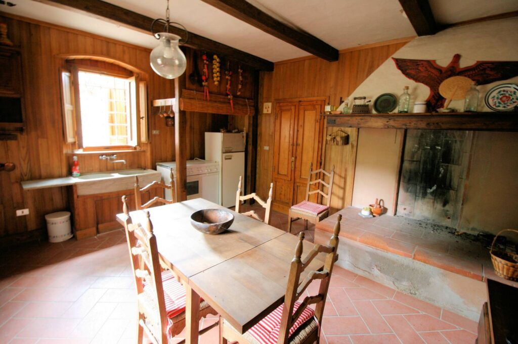 1447-Casa in stile rustico Toscano in posizione panoramica-Quarrata-13 Agenzia Immobiliare ASIP