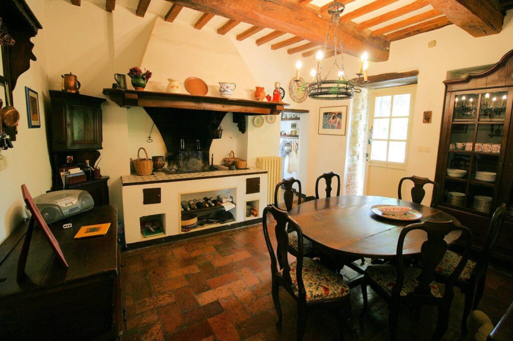 1464-Dimora storica di ampia superficie con terreno e vista panoramica-Perugia-14 Agenzia Immobiliare ASIP