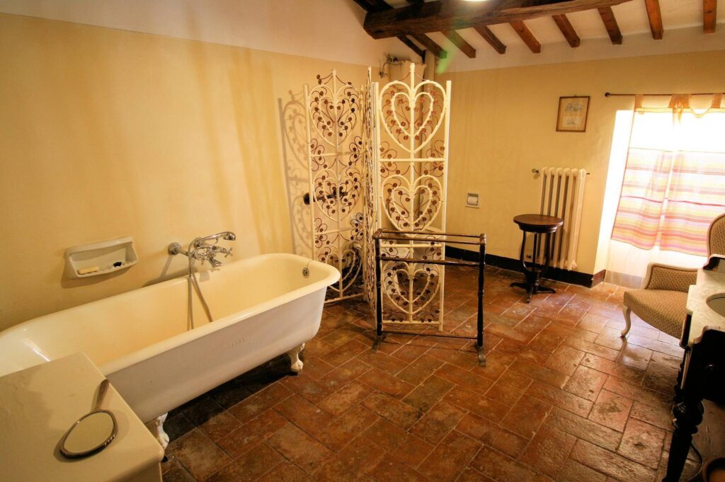 1464-Dimora storica di ampia superficie con terreno e vista panoramica-Perugia-19 Agenzia Immobiliare ASIP
