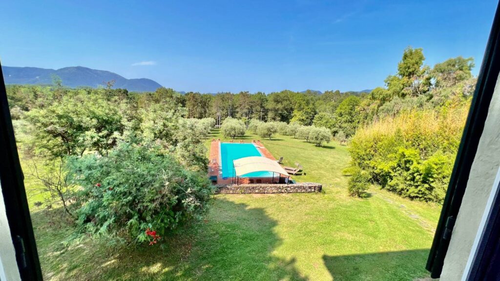 984-Villa storica di ampie dimensioni con parco dependance e piscina-Lucca-2 Agenzia Immobiliare ASIP