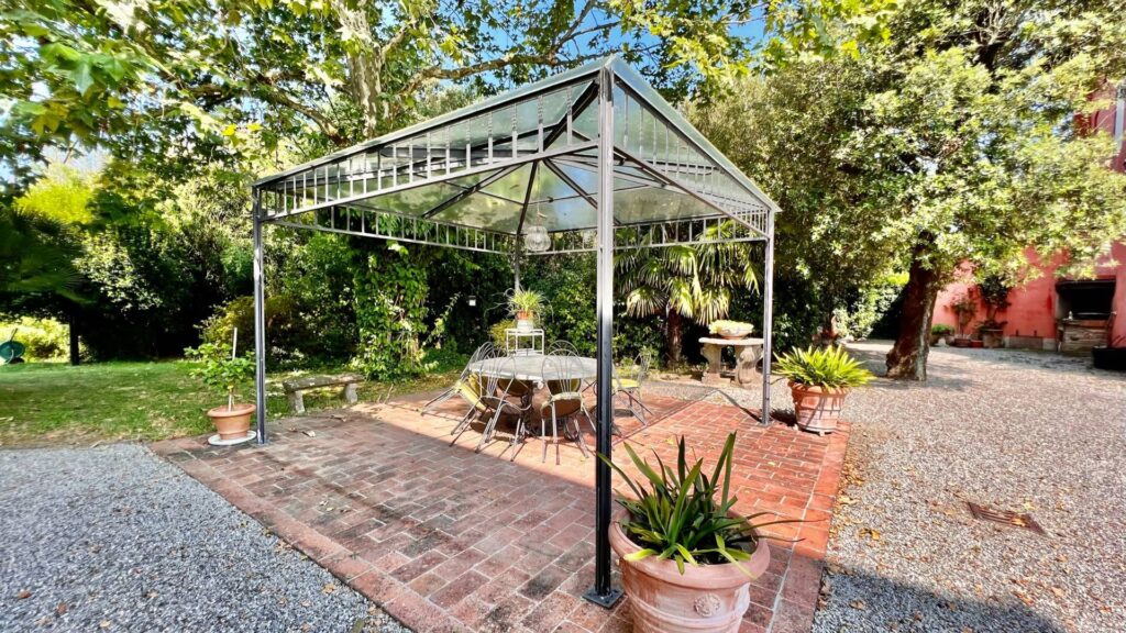 984-Villa storica di ampie dimensioni con parco dependance e piscina-Lucca-6 Agenzia Immobiliare ASIP