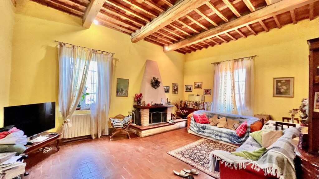 984-Villa storica di ampie dimensioni con parco dependance e piscina-Lucca-14 Agenzia Immobiliare ASIP