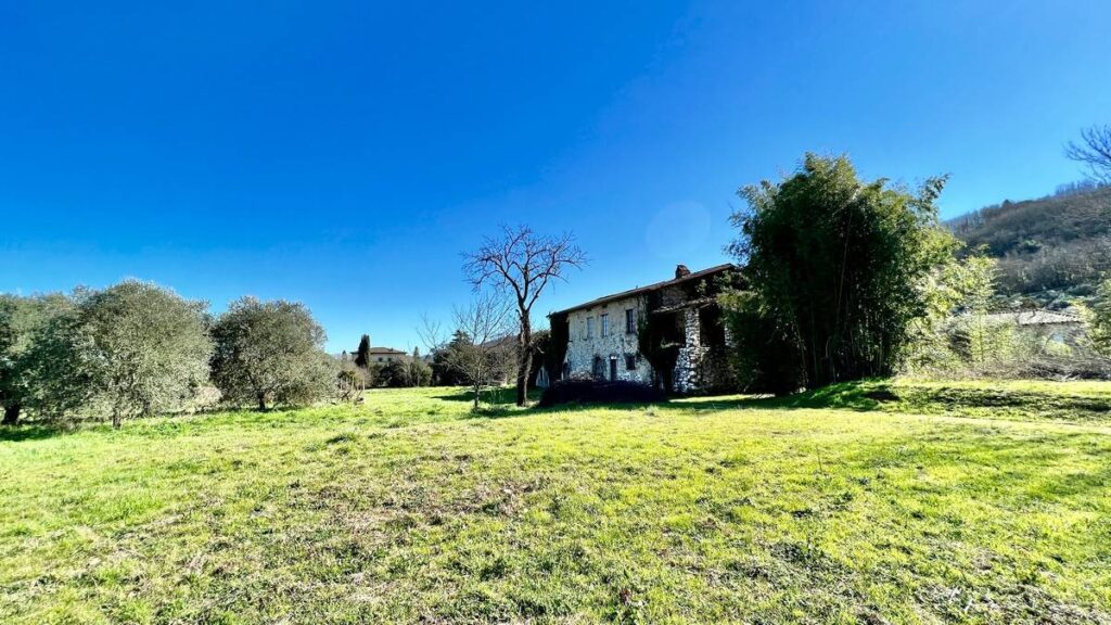 992-Villa in posizione esclusiva da ristrutturare-Lucca-12 Agenzia Immobiliare ASIP
