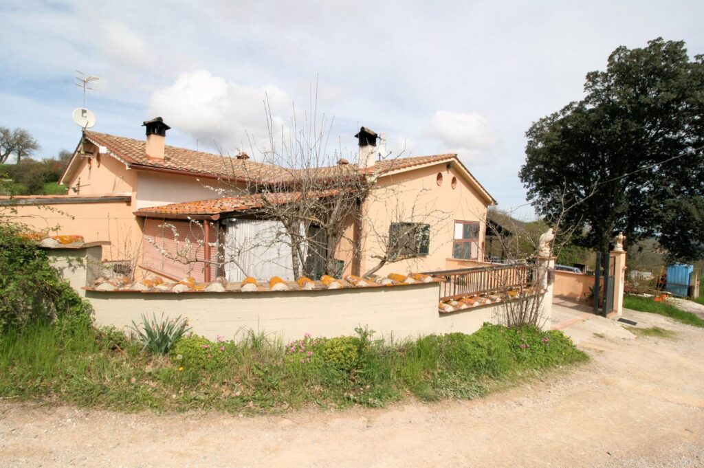 1512-Porzione terratetto di villetta bifamiliare con giardino privato in ottima posizione-Roccastrada-1 Agenzia Immobiliare ASIP